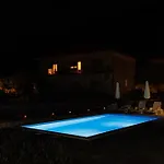 Villa Kuca Grab