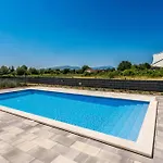 Kuca Villa *