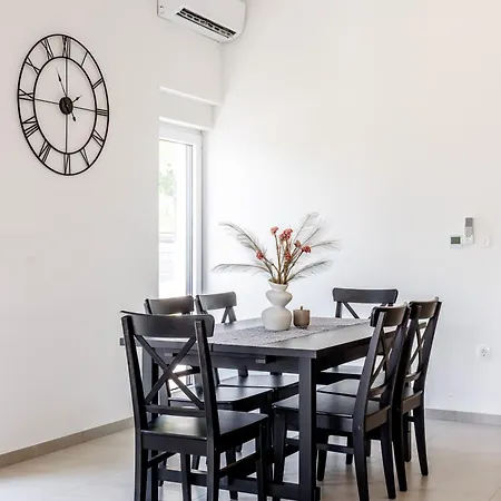 Kuca Villa Grab