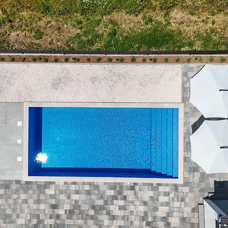 Kuca Villa