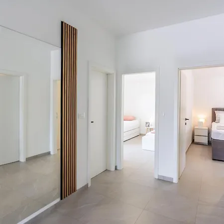 Villa Kuca Grab