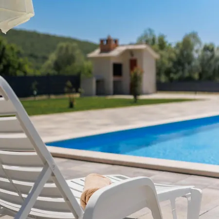 Kuca Villa *