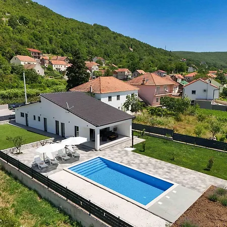 Kuca Villa