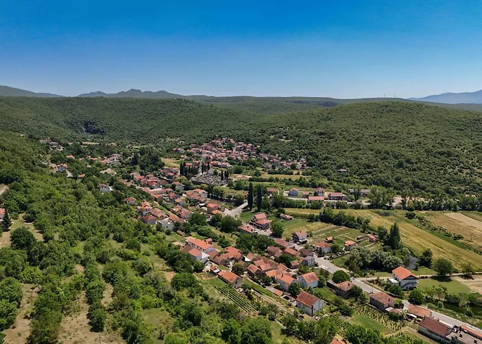 Villa Kuca Grab