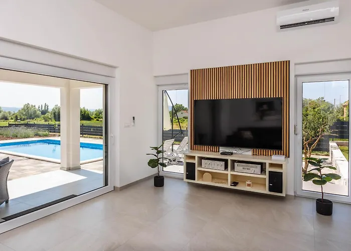 Kuca Villa