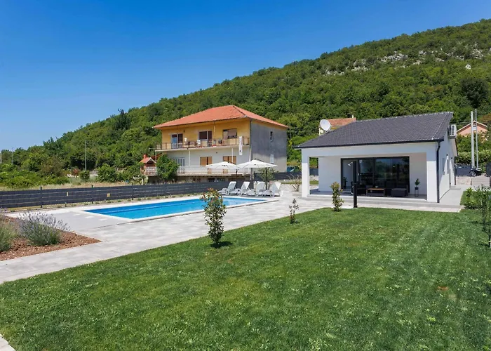 Villa Kuca Grab