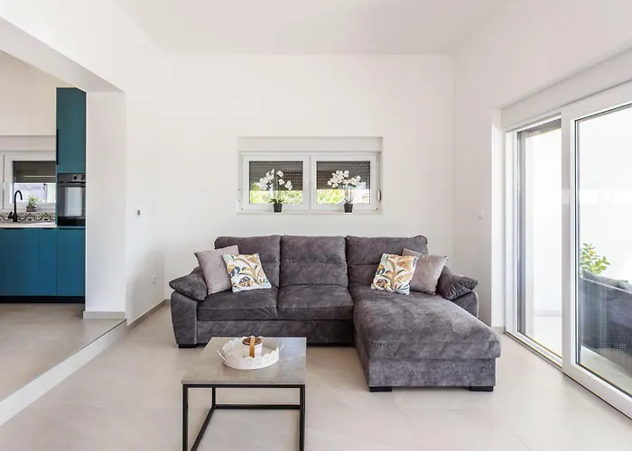 Villa Kuca Grab