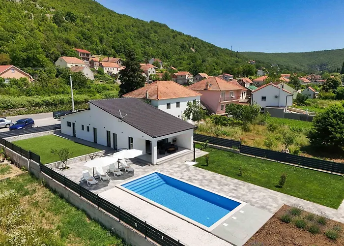 Kuca Villa