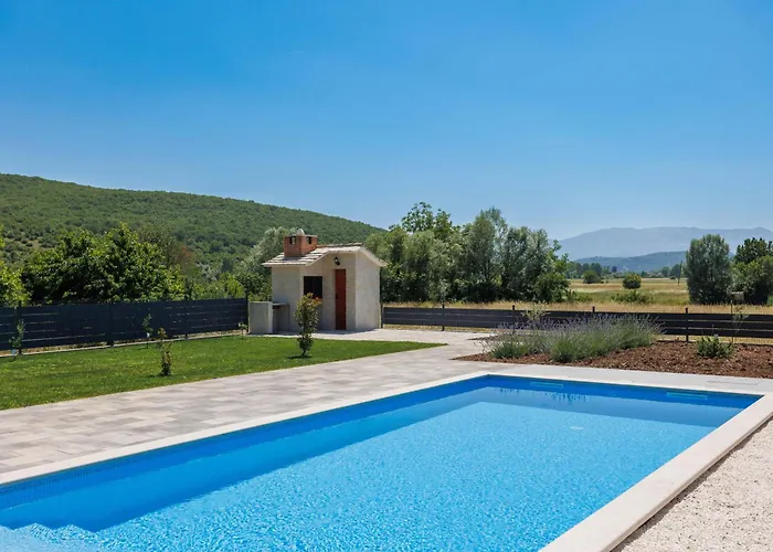 Villa Kuca Grab