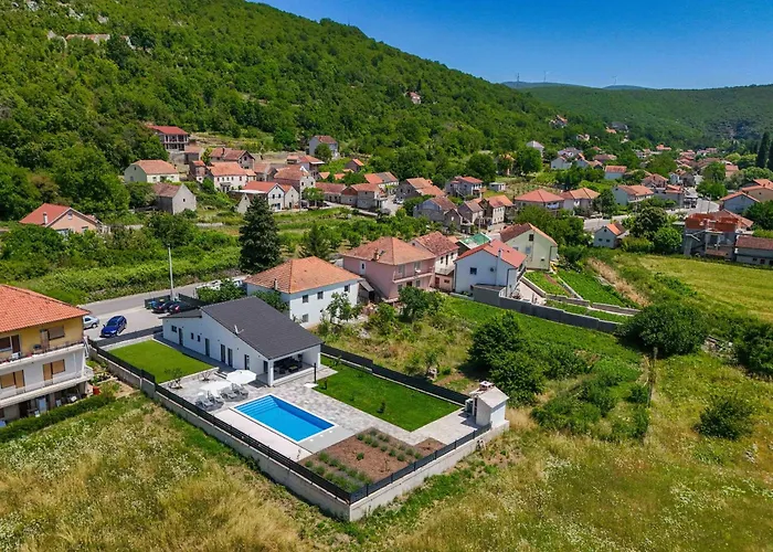 Kuca Villa Grab