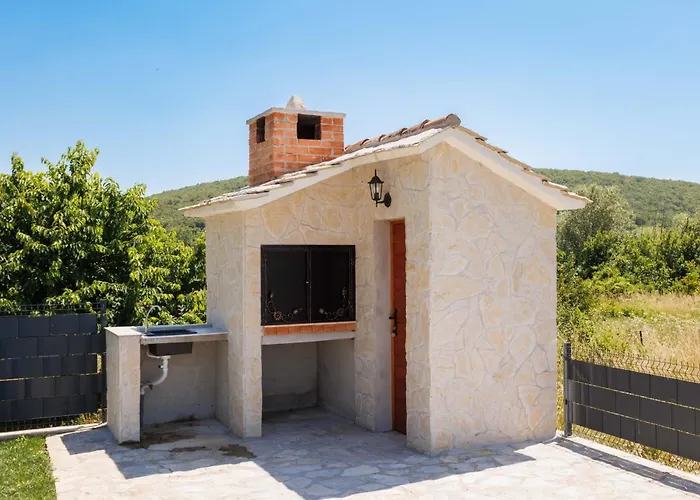 Kuca Villa